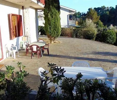 N204 - Numana, Ampio Trilocale Con Giardino E Posto Auto نومانا